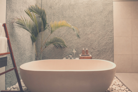 5-Essentials-For-the-Ultimate-Relaxing-Bath-Feature-Leanne-Lindsey-image-feat-Leanne-Lindsey-image-feat